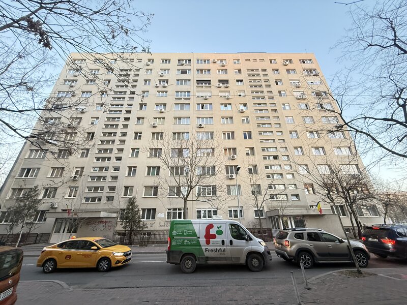 Titan, str. Jean Steriadi, apartament 2 camere de vanzare, decomandat